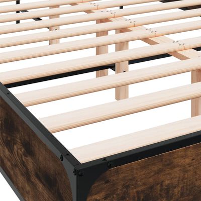 vidaXL Bedframe bewerkt hout metaal gerookt eikenkleurig 140x200 cm