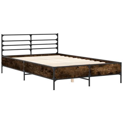 vidaXL Bedframe bewerkt hout metaal gerookt eikenkleurig 140x200 cm